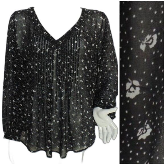 torrid Tops - TORRID Top/Tunic, 1/1X, Black, Floral, Pintuck Pleated Bib, Long sleeve, V-neck